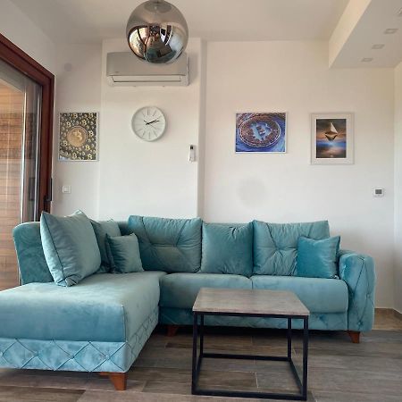 Bitcoin And Ethereum Deluxe Apartments Bar Bagian luar foto