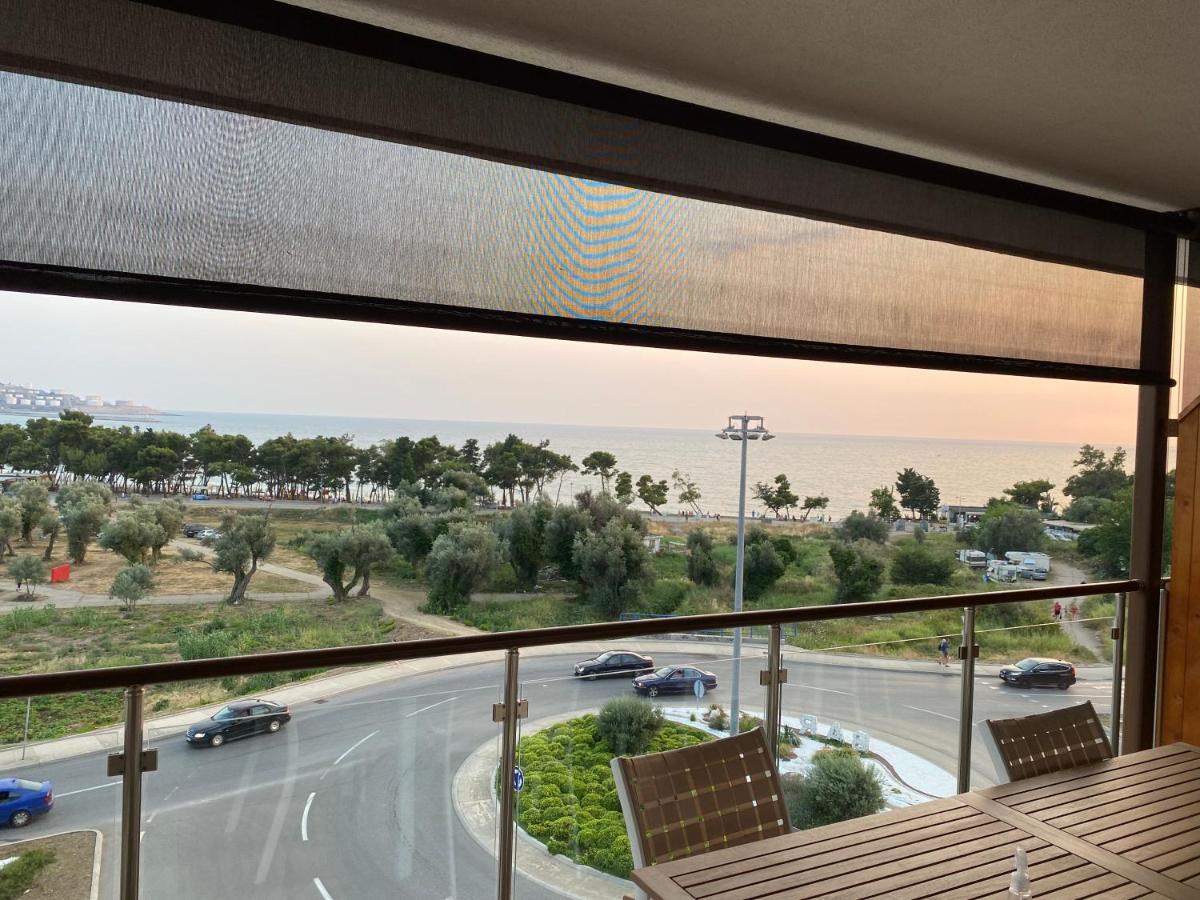 Bitcoin And Ethereum Deluxe Apartments Bar Bagian luar foto