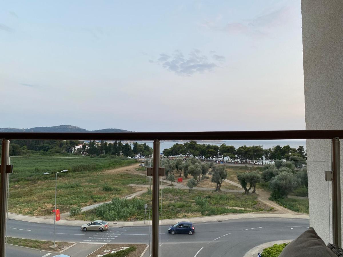 Bitcoin And Ethereum Deluxe Apartments Bar Bagian luar foto
