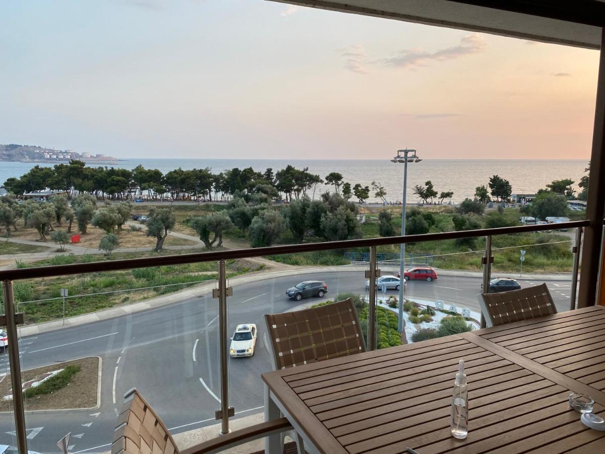 Bitcoin And Ethereum Deluxe Apartments Bar Bagian luar foto