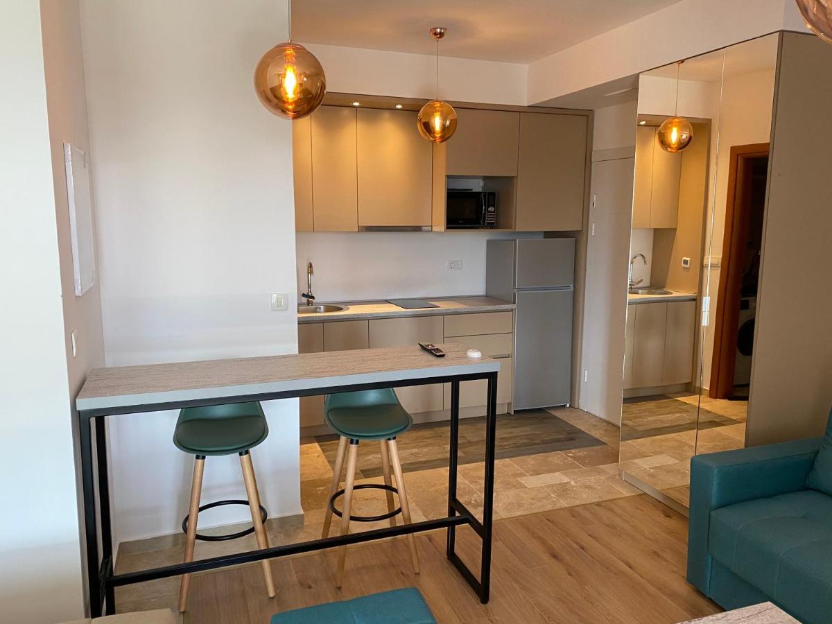 Bitcoin And Ethereum Deluxe Apartments Bar Bagian luar foto
