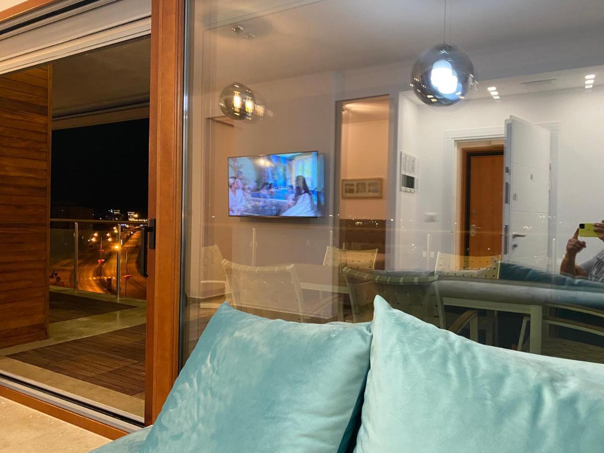 Bitcoin And Ethereum Deluxe Apartments Bar Bagian luar foto