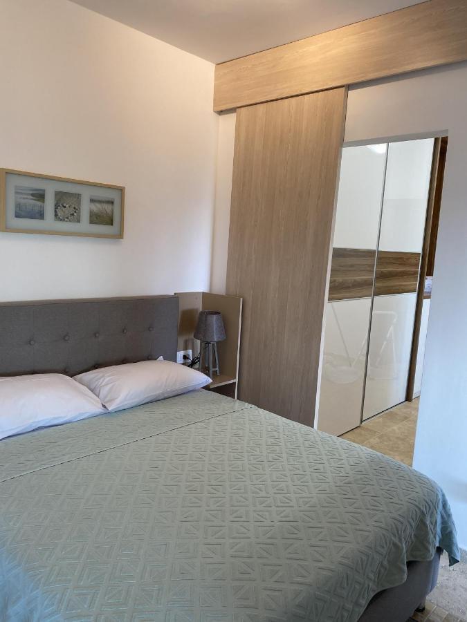 Bitcoin And Ethereum Deluxe Apartments Bar Bagian luar foto