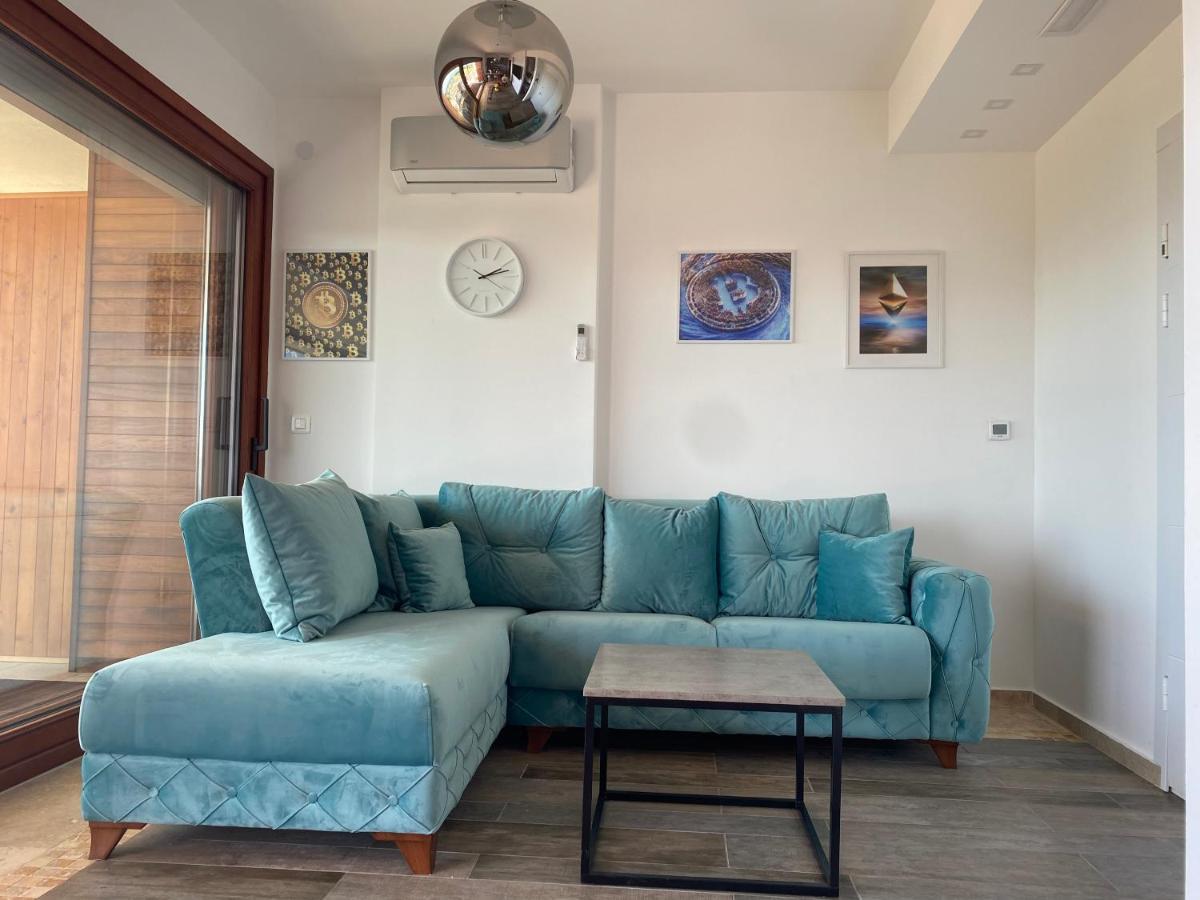 Bitcoin And Ethereum Deluxe Apartments Bar Bagian luar foto
