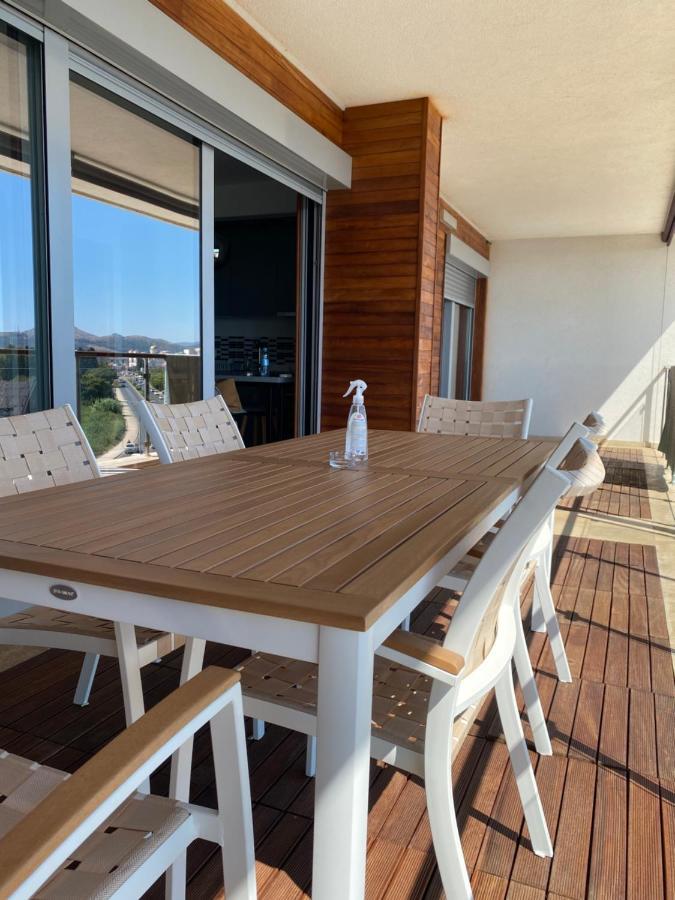 Bitcoin And Ethereum Deluxe Apartments Bar Bagian luar foto